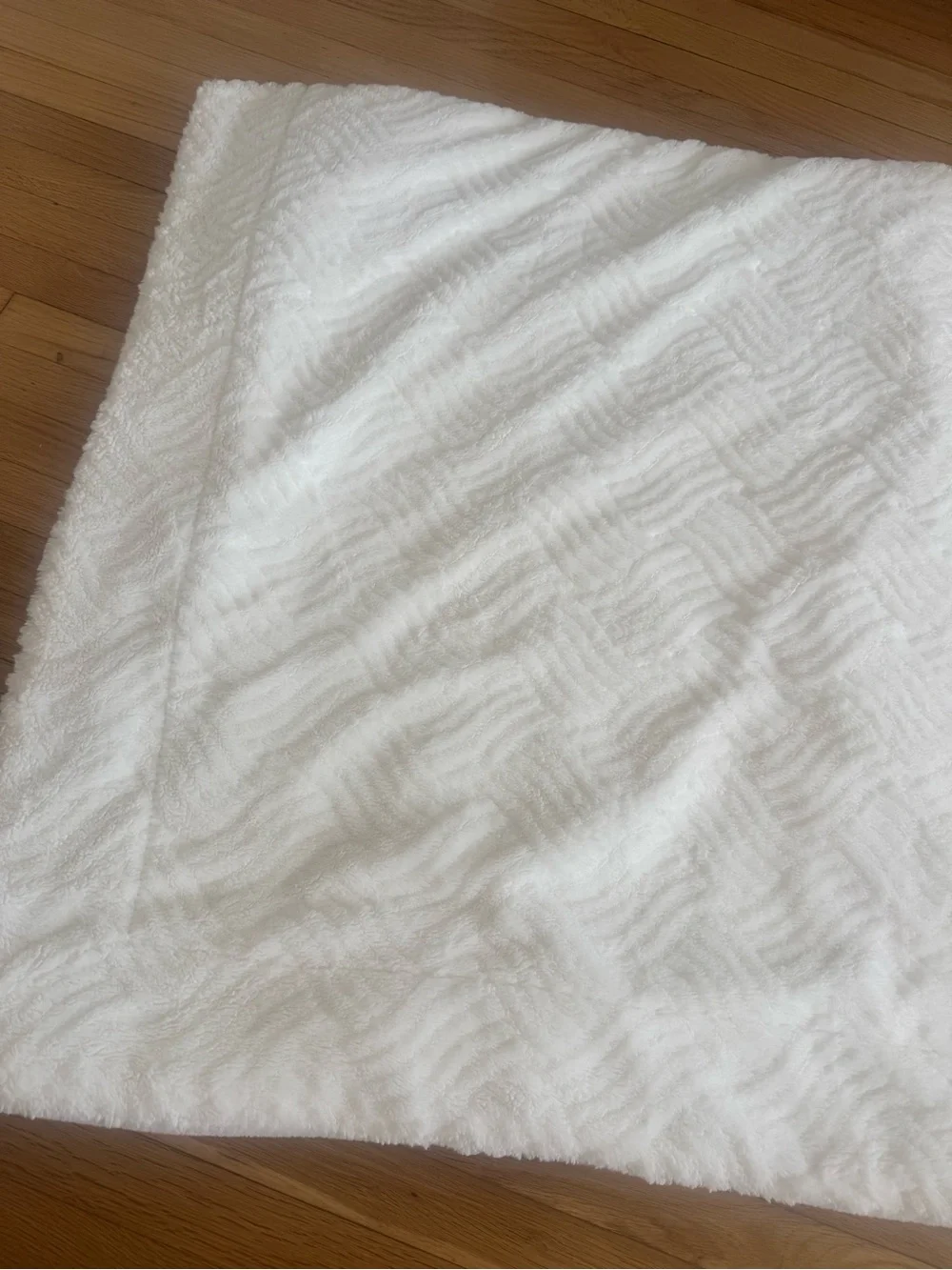 Life Comfort 60” x 72” White Off White Faux Fur Fuzzy Throw Blanket